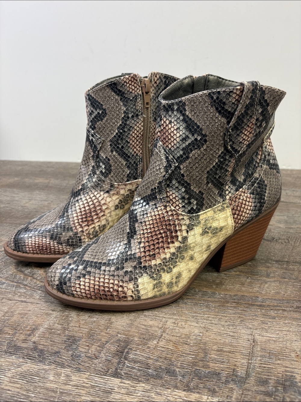 Sugar Snakeskin Western Ankle Boots Block Heel Multicolor Size 7